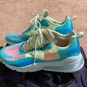 Nike Air 270 gently worn